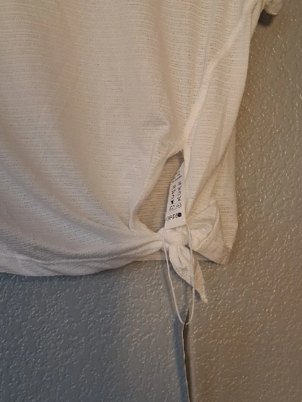 HALARA White Short-Sleeve Tie-Knot Crop Tee - Picture 4 of 6